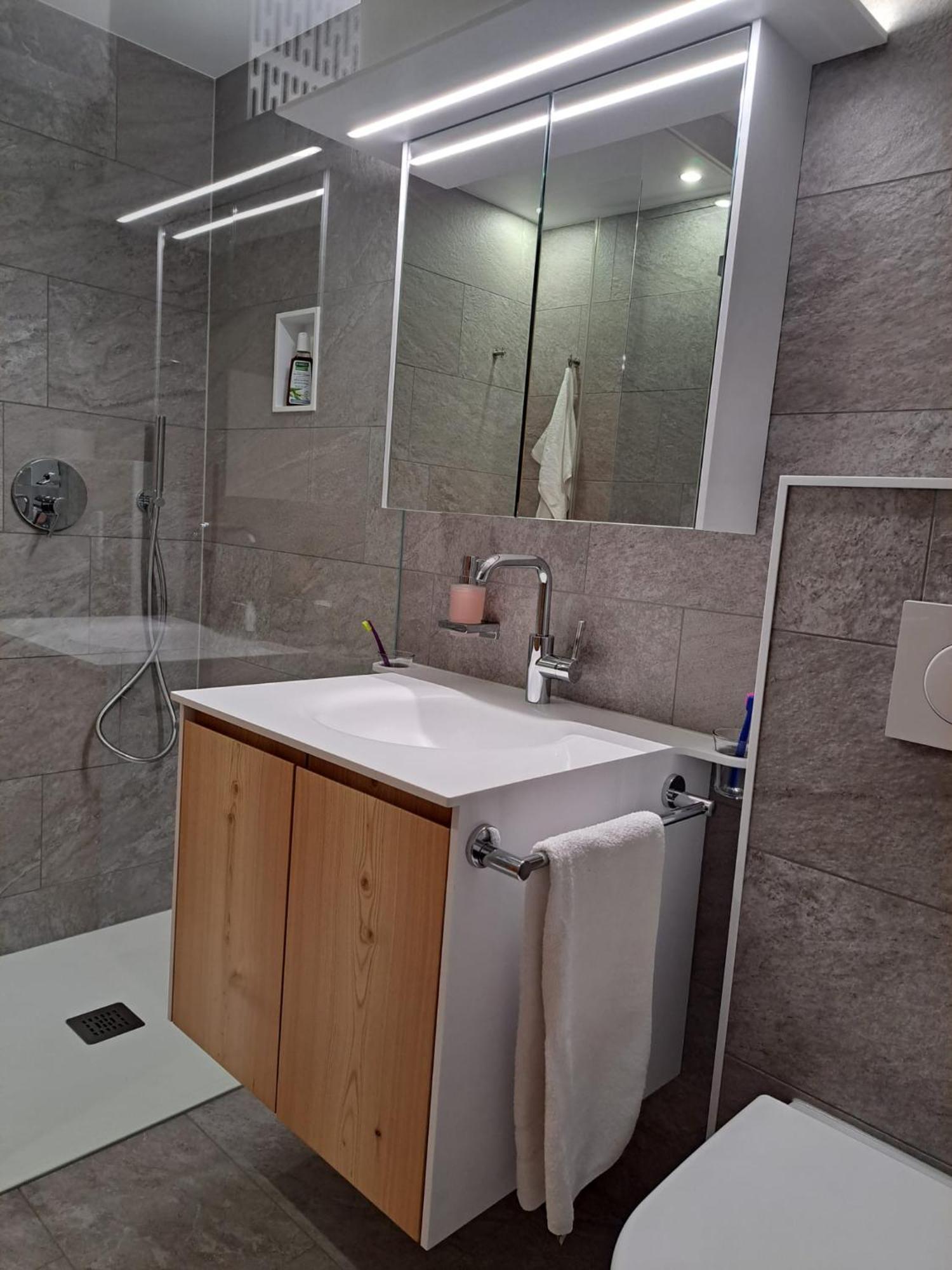 Crusch 32 Apartment ซาเมอดัน ภายนอก รูปภาพ